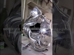 Sculptuur van roestvrij staal