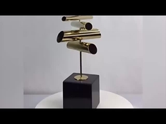 Sculptuur van roestvrij staal