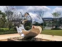 Sculptuur van roestvrij staal